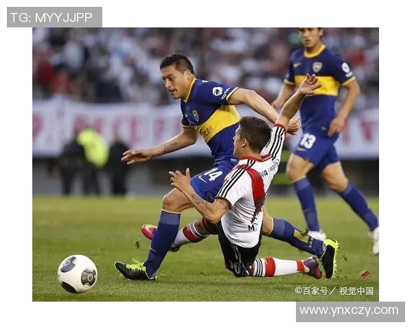 基尔梅斯与帕特罗纳图的精彩对决揭示足球战术与团队合作的魅力