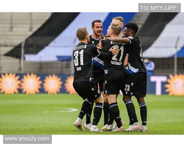 德累斯顿与马格得堡的激烈对决揭示足球战术与球队实力的较量