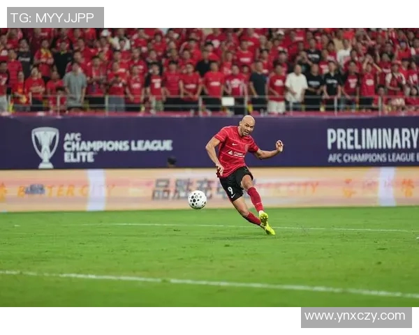 城市联赛特别报道：成都足球队拼搏历程与梦想追逐的故事MBA